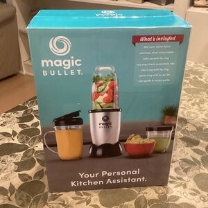 NEW IN BOX MAGIC BULLET 11 PIECE SET SILVER
